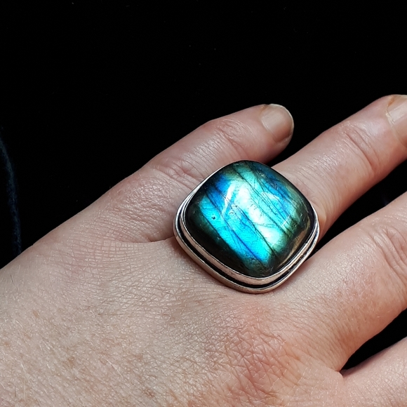 Square Blue Labradorite Ring, size 7.5 - Picture 5 of 8